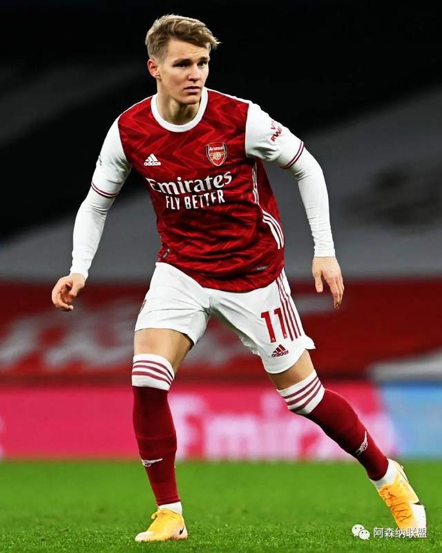 米体：国米想让邓弗里斯在意超杯半决赛对阵博洛尼亚时复出（米兰体育报：国米盼邓弗里斯赶上意超杯半决赛战博洛尼亚）