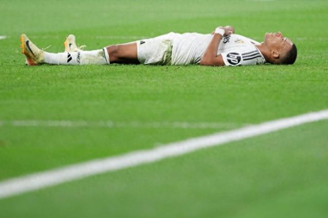 齐沃：两连败出现更衣室问题？我无需否认什么，足球总是如此（齐沃回应两连败与更衣室传闻：无需否认，足球本就如此）