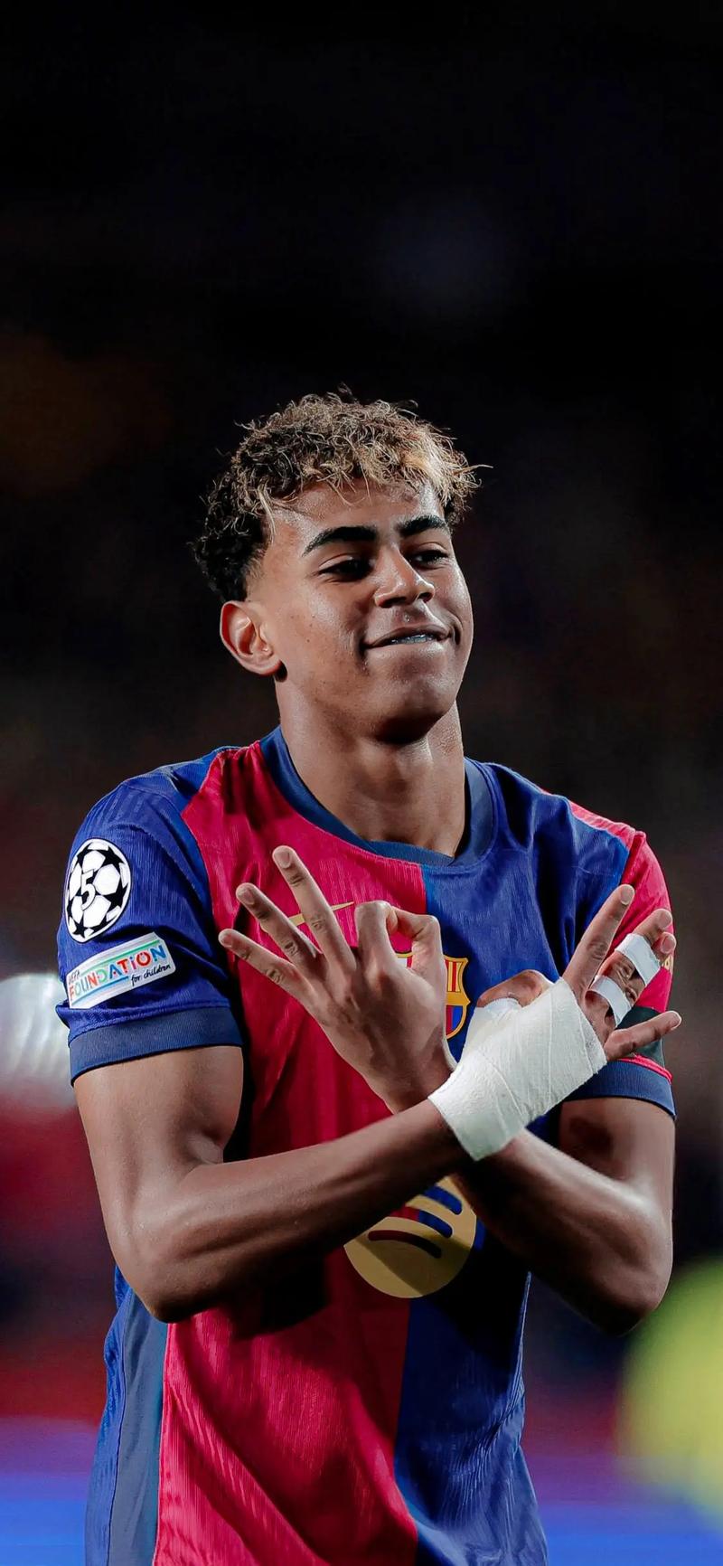 巴黎圣日耳曼内马尔帽子戏法