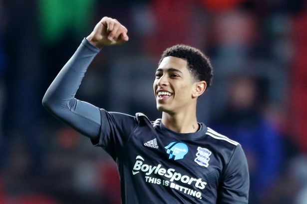 挑起进攻大旗！鲍威尔半场10中5得到16分2篮板1助攻