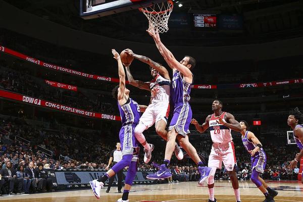 巴媒：西班牙人询问了罗比尼奥儿子小罗比尼奥，球员年底满18（巴西媒体：西班牙人打听罗比尼奥之子小罗比尼奥，球员将于年底满18岁）