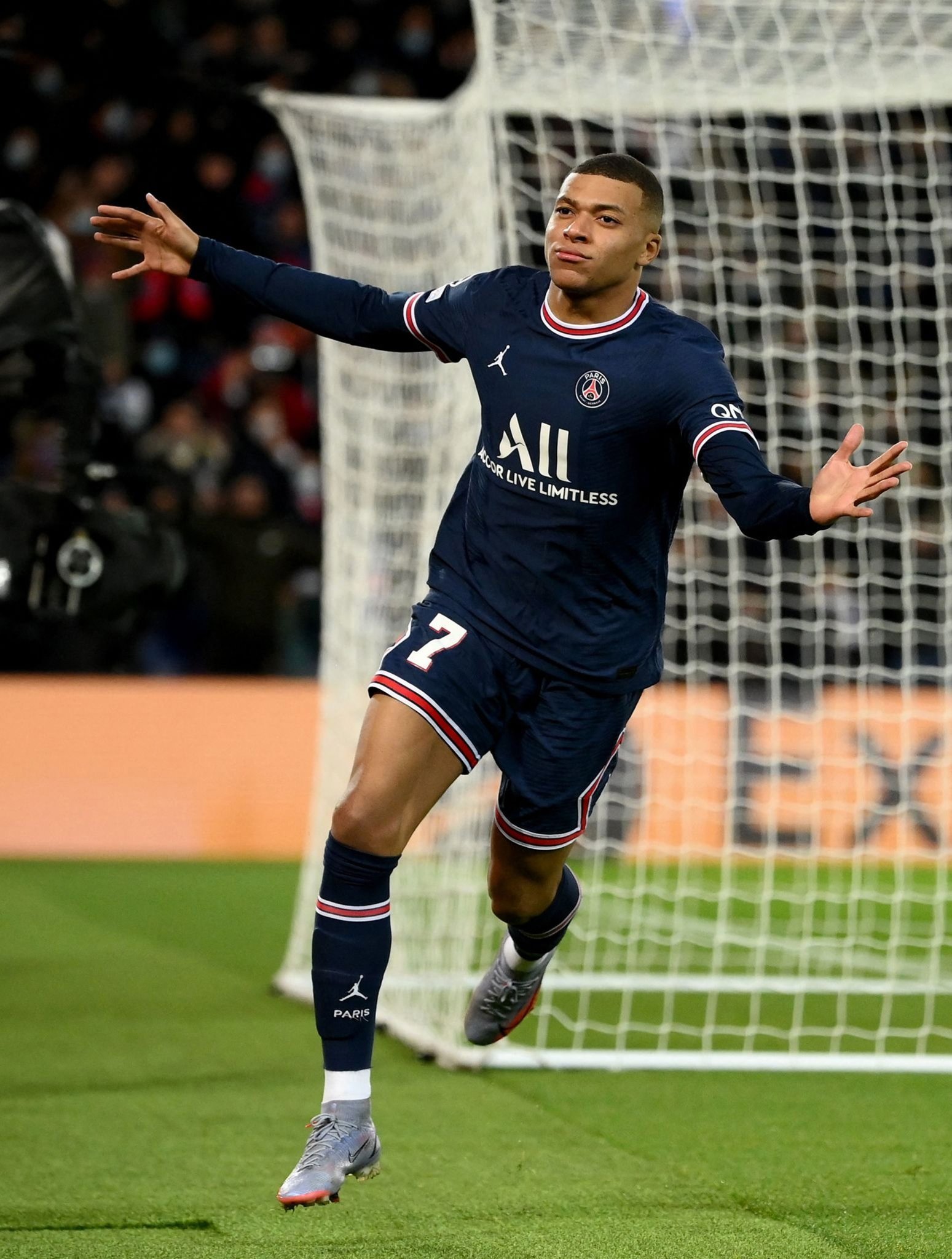 纳格尔斯曼：哈弗茨膝伤康复受挫，预计他将在年底前复出