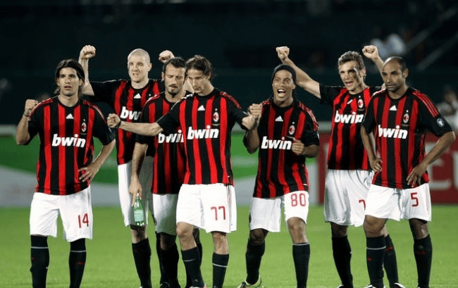 皇马对塞维利亚裁判确定，上赛季未罚下飞铲姆巴佩球员惹争议（皇马战塞维利亚主裁确定：曾因上季未将飞铲姆巴佩者罚下而引争议）