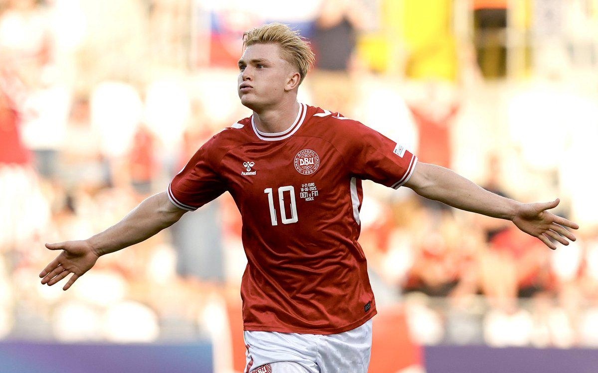 蓝军枪手 天王山之前 先在欧冠褪一层皮吧（天王山将至，蓝军枪手先在欧冠受考验）