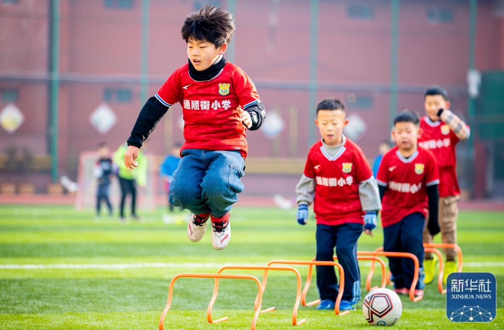 近五战4胜1负！浓眉：我们只是开始把一切都理顺了（近五场4胜1负，浓眉：球队才刚步入正轨）