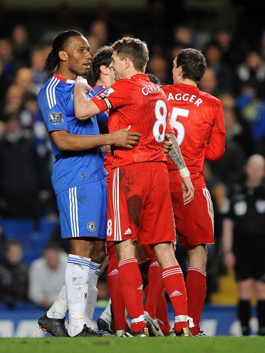 艾顿：我来湖人是填补空缺的，他们长期缺少攻守兼备的大个子（艾顿：加盟湖人是为补短板，球队长期缺少攻防一体的内线）